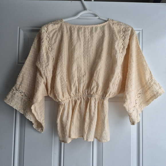 Elegant Cream Blush Boho Women's Top - Picture 2 of 9